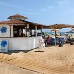 Beachfront 22 *